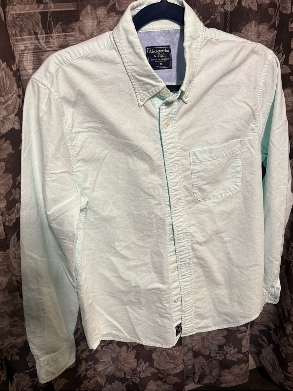 Abercrombie & Fitch Men’s Mint Green Button-Down Shirt